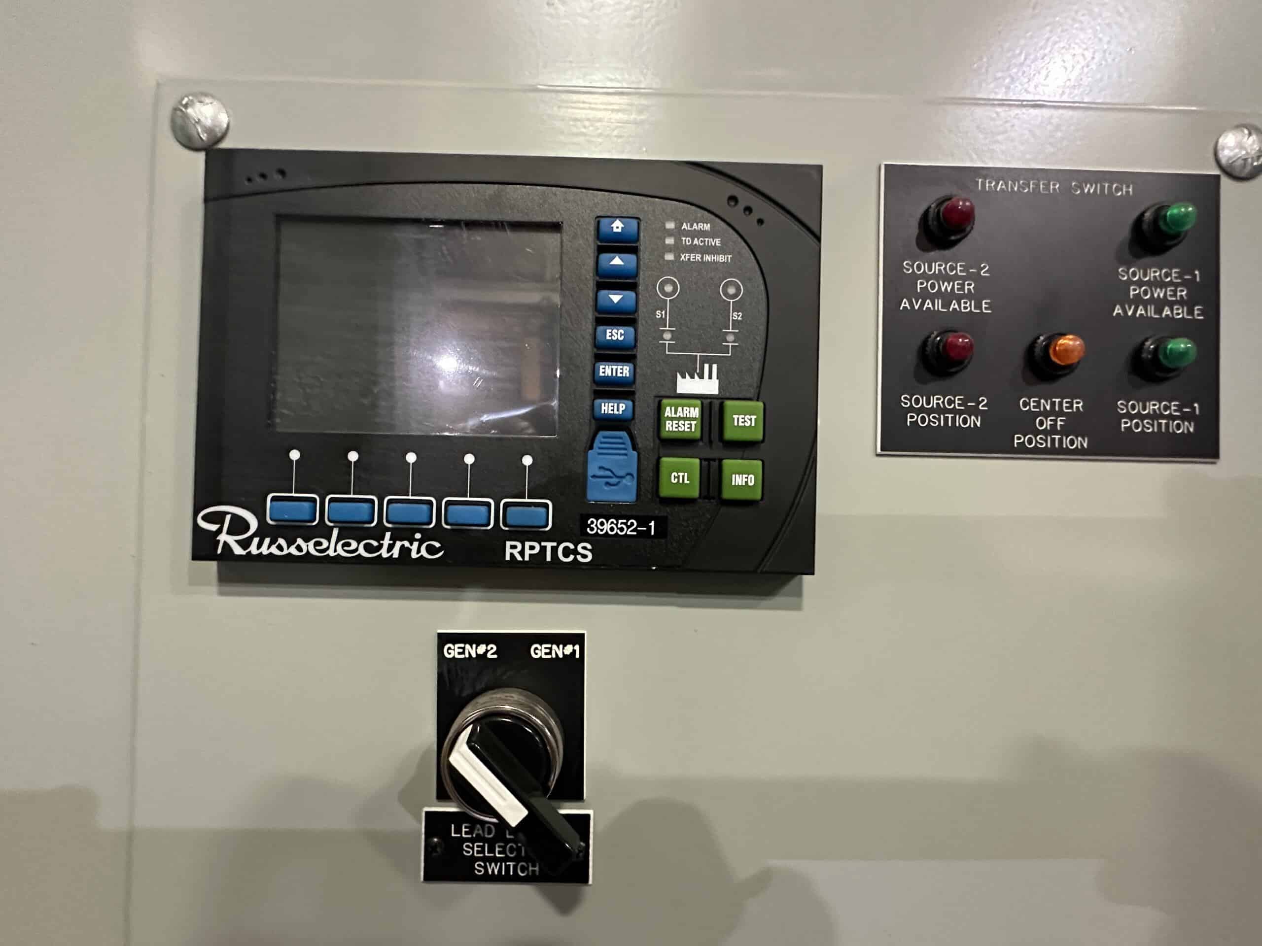 400 Amp. Russelectric RTS03, automatic transfer switch, Nema 3R, 120/208 Volts, 2018 - Image 4