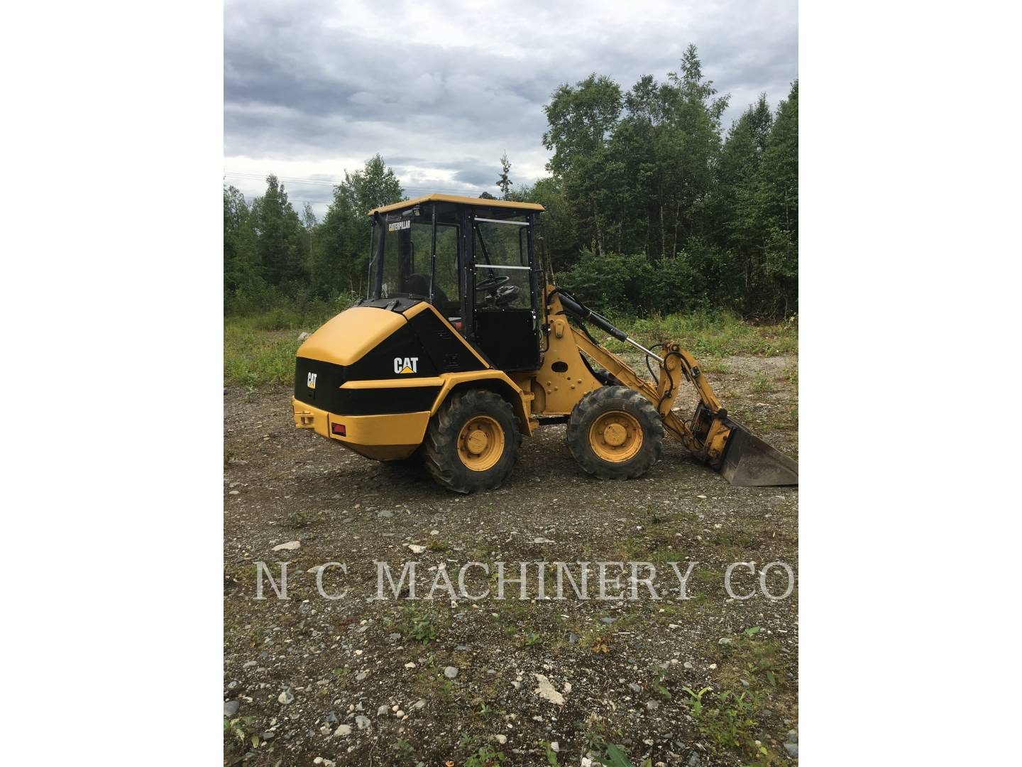 Cat 902, Wheel Loader, 3300 hours, S/N: 7ES01359, 2005 - Image 2