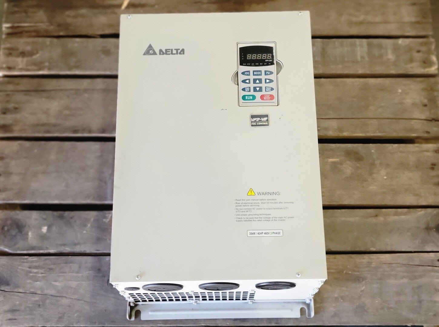 40 HP Delta Electronics, VFD300V43A-2, control drive, 600 Volts, 3 phase, 60 amps - Image 1