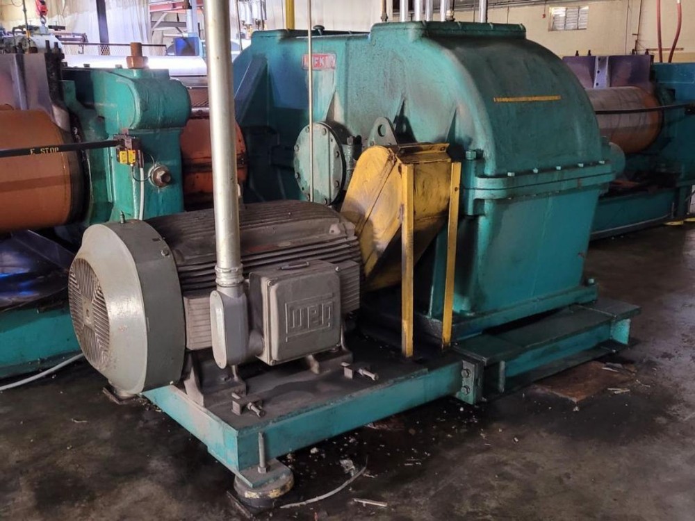 26" x 26" x 84" Stewart Bolling 2-roll twin rubber mixing mill, 2-drilled front rolls - Image 3