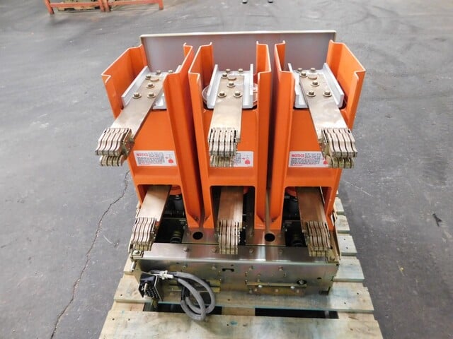 1200 Amps, General Electric, vb1-13.8-1000-3 powe, circuit breaker, 15 KV, 125 VDC - Image 8