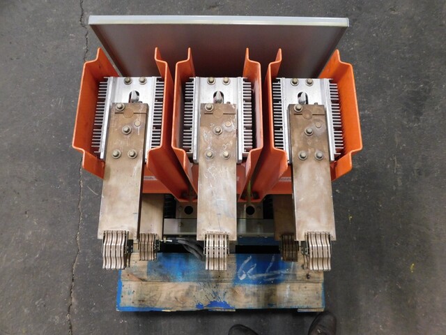 2000 Amps, General Electric, vb1-13.8-1000-3 powe, circuit breaker, 15 KV, 125 VDC - Image 10