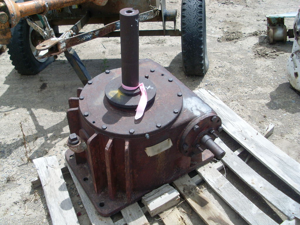 Philadelphia #UT-825, Gear Drive, vertical up, right angle, 9.75:1 Ratio - Image 1