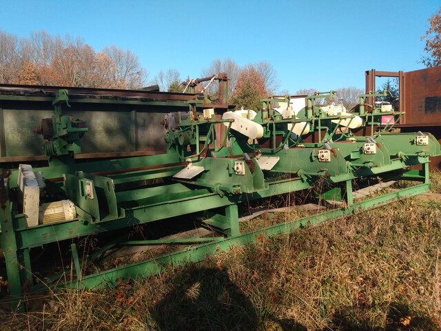 Newman #KM16, Trimsaw, 90% rebuilt with new main shaft, bearings, chains, aluminum slides, sprockets etc. - Image 3
