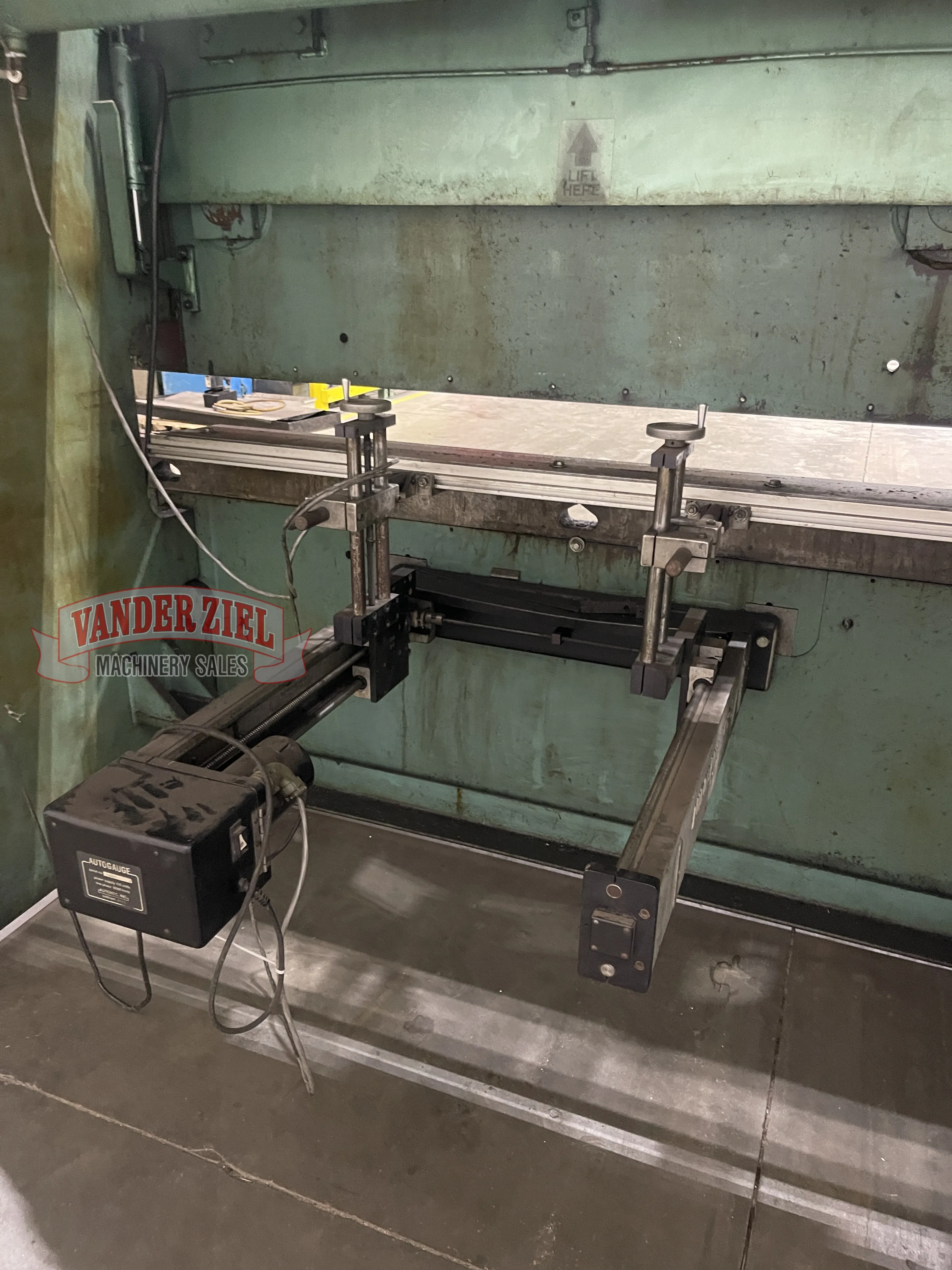 65 Ton, Piranha press brake, 8' overall, 78" between housing, 6" stroke, 9" Shut Height, 10 HP - Image 6