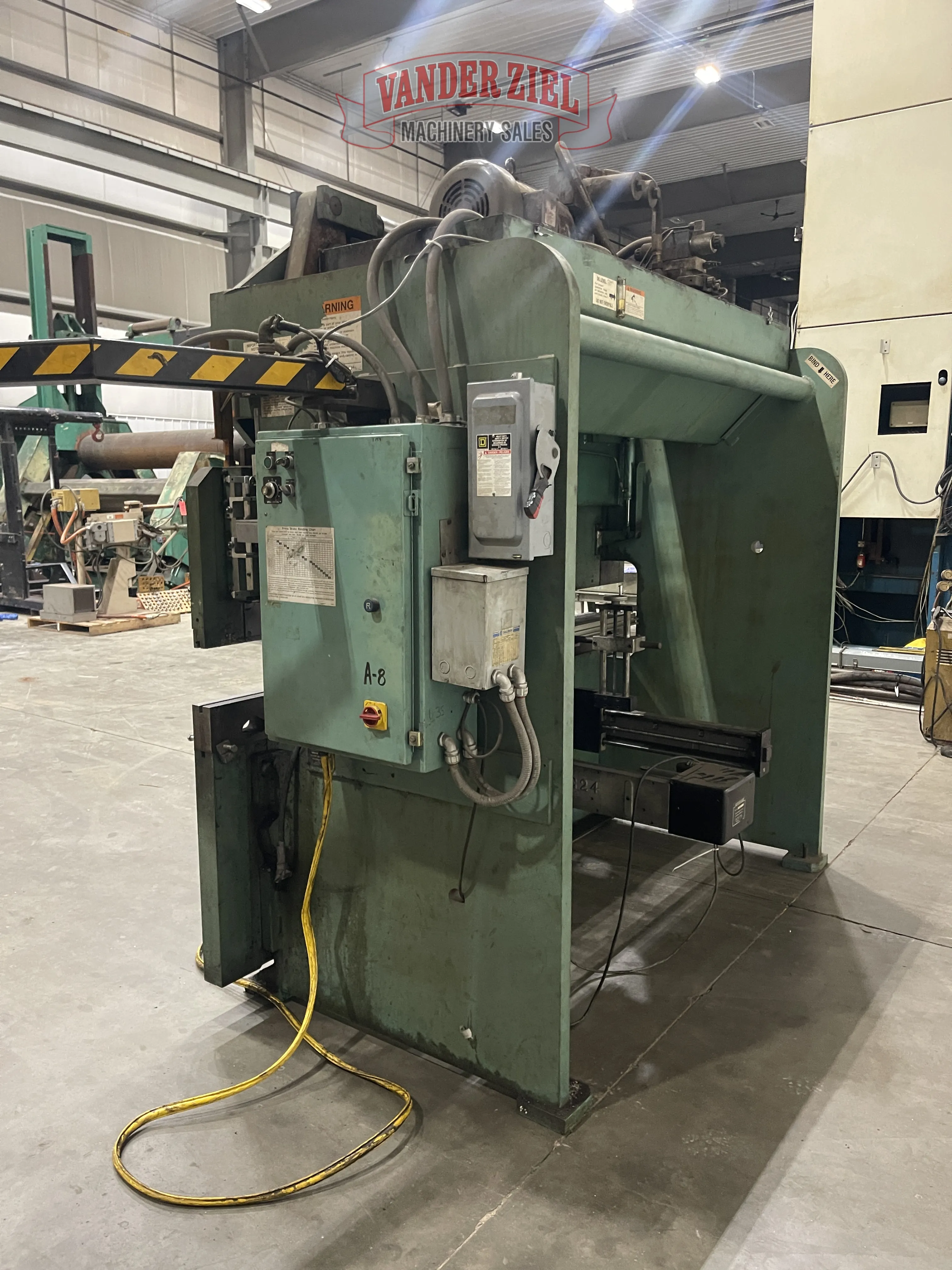 65 Ton, Piranha press brake, 8' overall, 78" between housing, 6" stroke, 9" Shut Height, 10 HP - Image 7