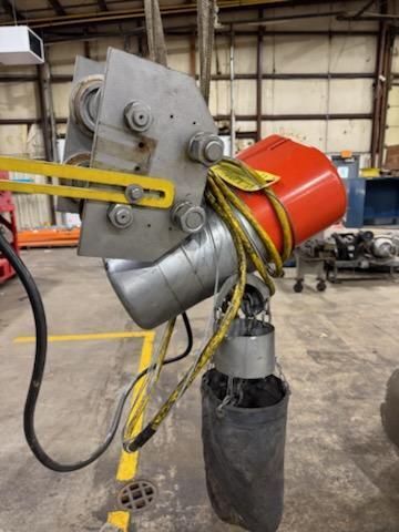 3 Ton, CM #RT, Electric Chain Hoist, 5.5 FPM, 10' Lift, manual trolley, hand control, S/N L-458DV, RT - Image 2