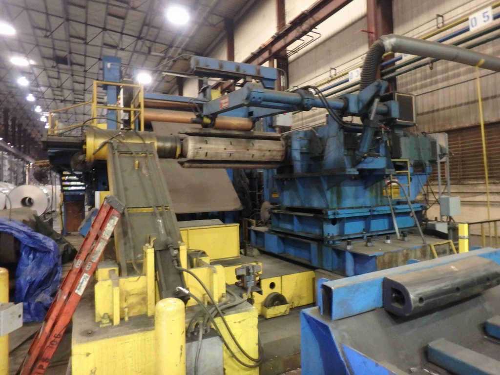 40000 lb. Stamco, uncoiler, 60" width, 100" O.D., 16"-20" ID, overarm holddown, slide base, 100 HP DC motor - Image 3