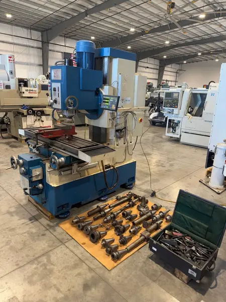 Knuth #KB-1400, universal bed mill, 16" x55" tbl., 1 HP, 37.4" X, 16" Y, 20" Z, 30-1800 RPM, #50, digital - Image 4