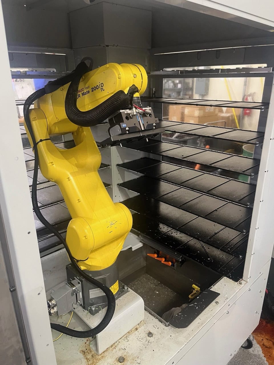 Fanuc, LR Mate 200iD/7L, RobotAWR VBX-160 Robot Load & Go System, 21.6 lb. VBX 260 Payload, 2023 - Image 2