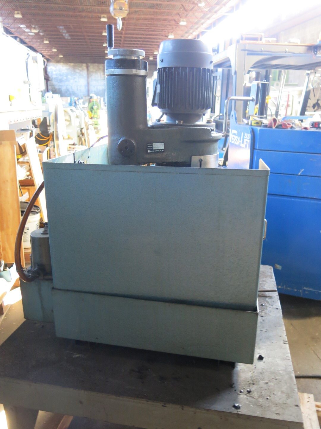 Amada #TEG-160E, Punch & Die Grinder, 6.5" chk, 1.5 HP 230/460 V., 7" wheel, 1.25" hole - Image 4