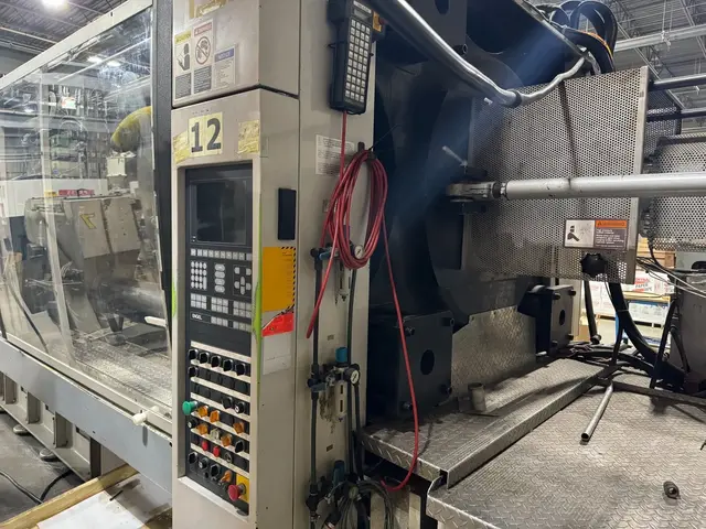 843 Ton, 135 oz., Engel #EUS7050/750K, horizontal injection molding machine, 2002 - Image 2