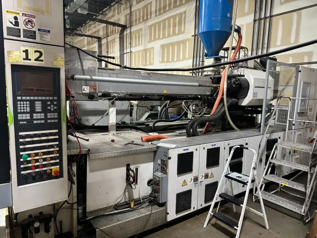 843 Ton, 135 oz., Engel #EUS7050/750K, horizontal injection molding machine, 2002 - Image 4