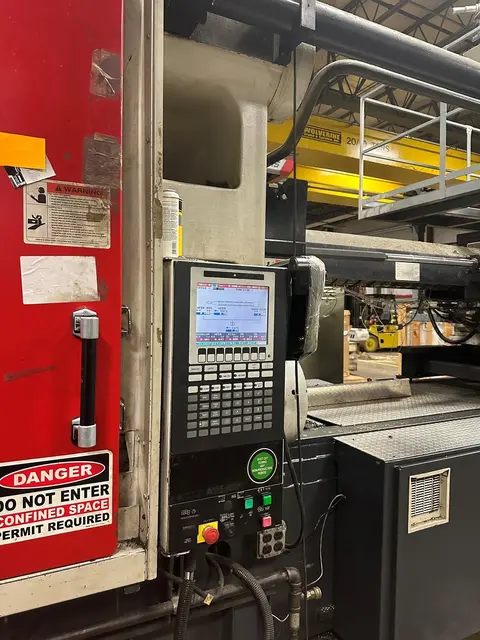 880 Ton, 179 oz., Cincinnati Milacron #MM-880-179, horizontal injection molding machine, 110mm screw, 2004 - Image 4