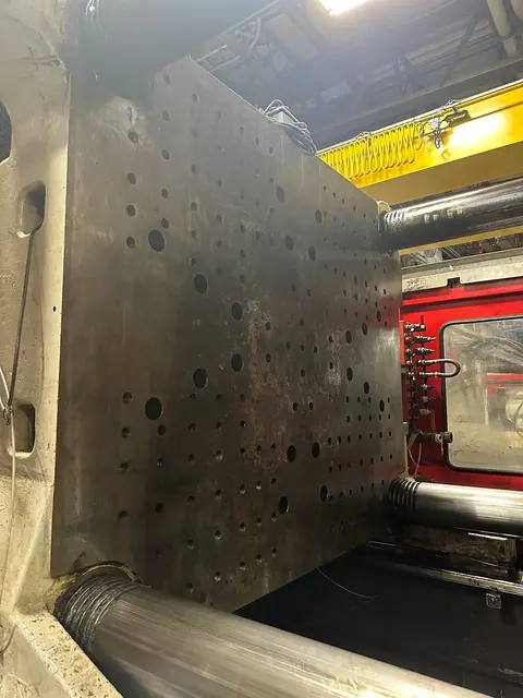 880 Ton, 179 oz., Cincinnati Milacron #MM-880-179, horizontal injection molding machine, 110mm screw, 2004 - Image 8