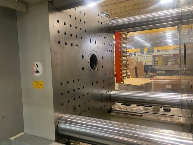 350 Ton, 22.9 oz., Krauss Maffei #KM350-1900C2, horizontal injection molding machine, 60mm screw, 2006 - Image 2