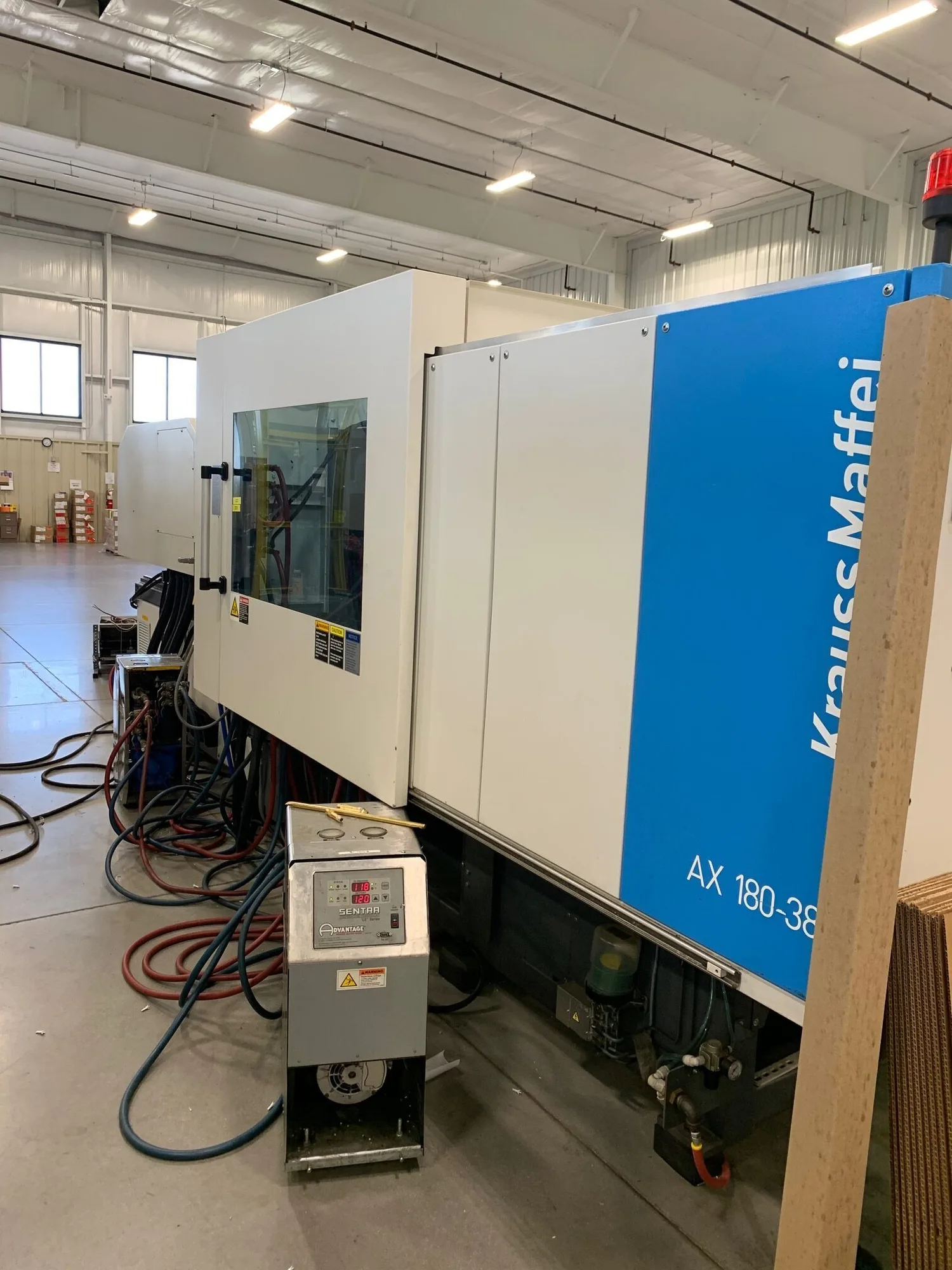 194 Ton, 6.4 oz., Krauss Maffei #KM180-380AX, horizontal injection molding machine, all electric, 2011 - Image 2