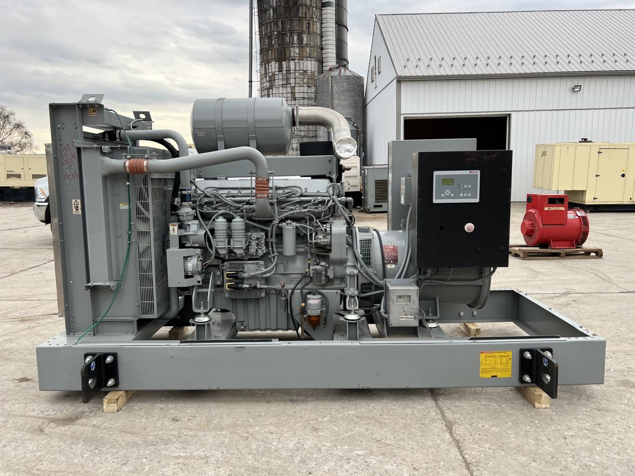 250 KW MTU #DS250, diesel generator set, 120/208 Volts, 3-phase, 312 HP @ 1800 RPM, 6R1600G70S engine, EPA - Image 1