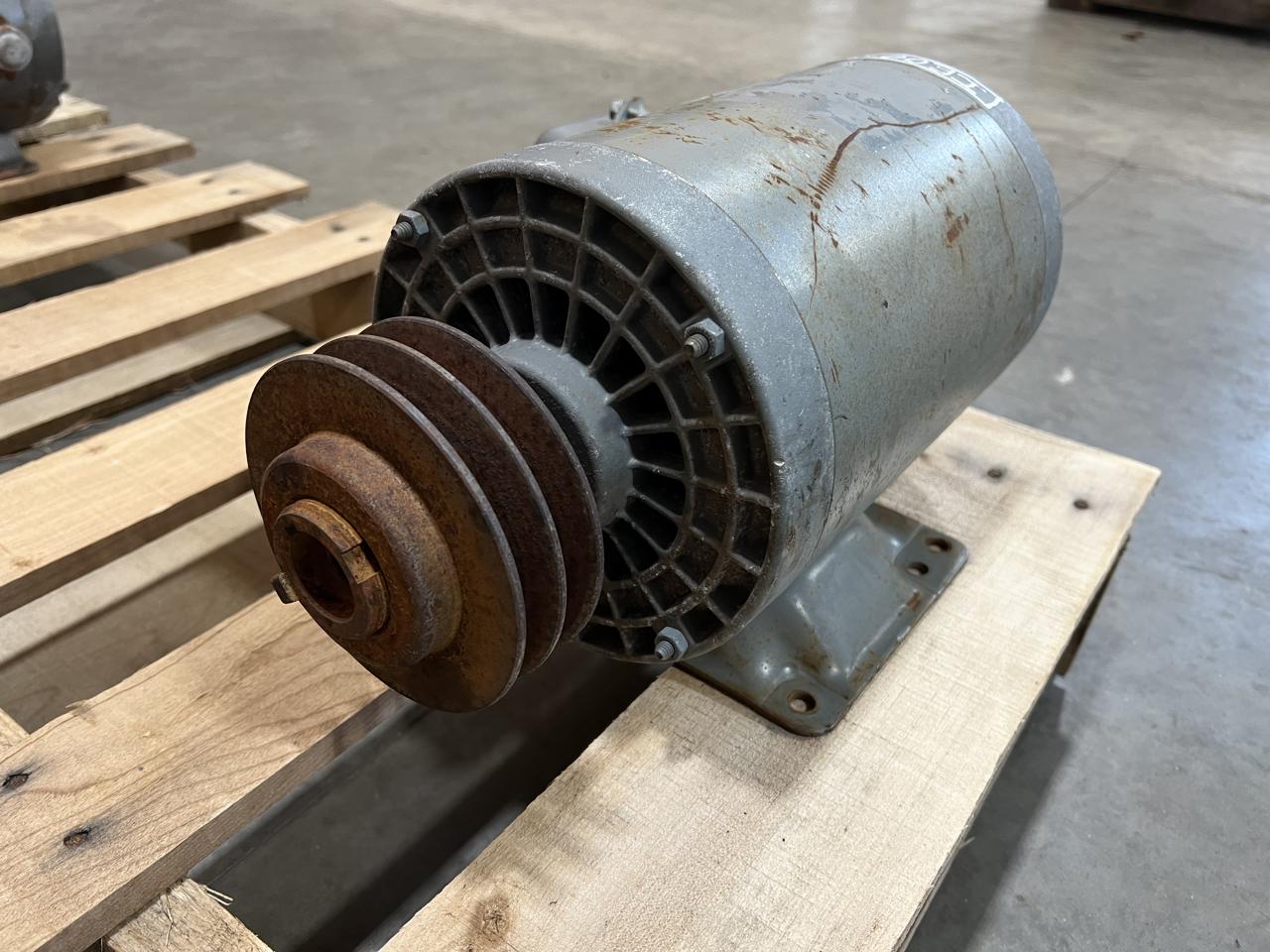 5 HP 1740 RPM Doerr LR-13758, Frame J184T, 3 phase, 14.4/7.2 Amps, 230/460 Volts - Image 2