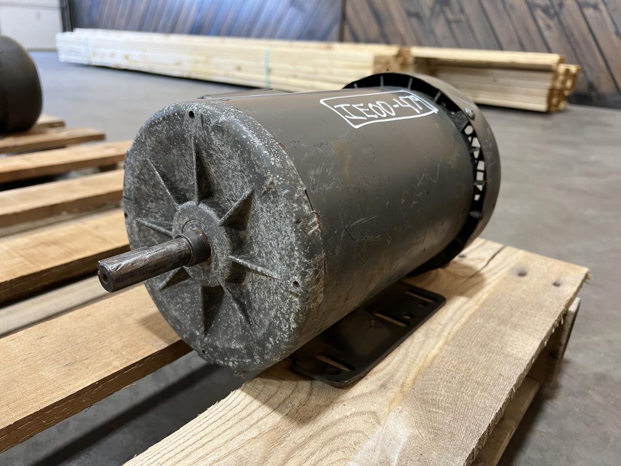 3 HP 3450 RPM WEG 00336ES3EF56, Frame F56H, TEFC, Continuous Duty, 3 phase, 208-230/460 Volts, 2008 - Image 2