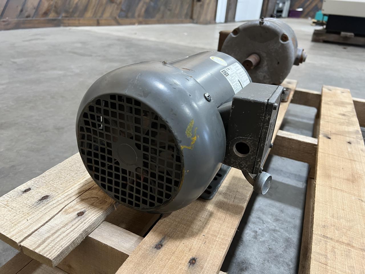 3 HP 3450 RPM WEG 00336ES3EF56, Frame F56H, TEFC, Continuous Duty, 3 phase, 208-230/460 Volts, 2008 - Image 6