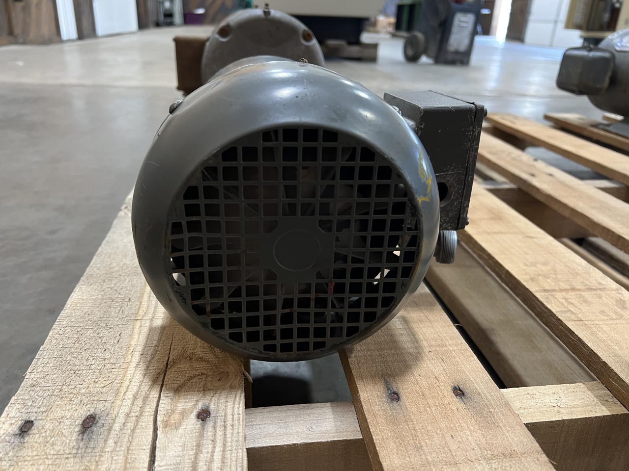 3 HP 3450 RPM WEG 00336ES3EF56, Frame F56H, TEFC, Continuous Duty, 3 phase, 208-230/460 Volts, 2008 - Image 7