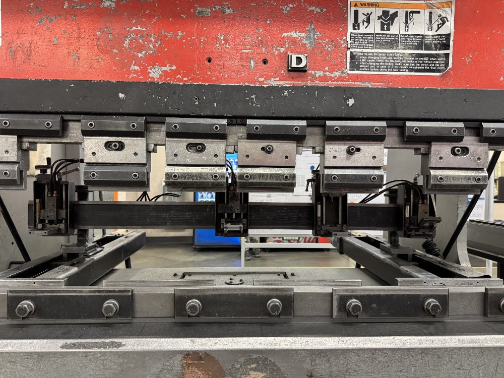 55 Ton, Amada #FBD5020, CNC press brake, NC9-EX CNC Control - Image 3