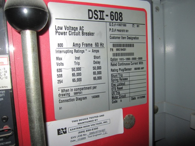800 Amp, CUTLER HAMMER, DSII-608, 480 Volts, manually operated, drawout, DIGITRIP RMS510 LSIG - Image 2