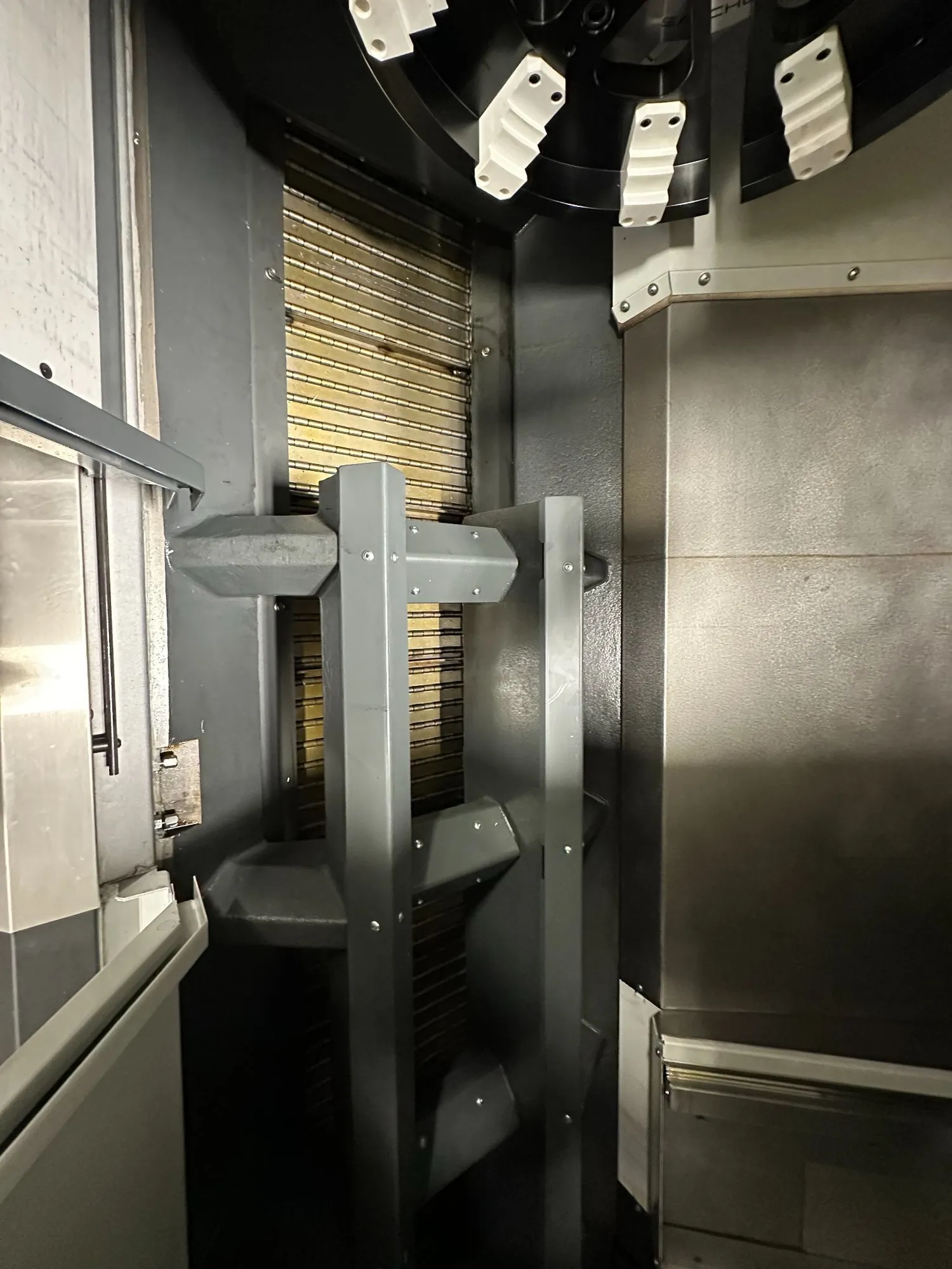Haas #ST-40, CNC lathe, 34.5" swing, 15" chuck, 4" bar, 25.5" dia., 44" lgth, 40 HP, 2400 RPM, 2021 - Image 5