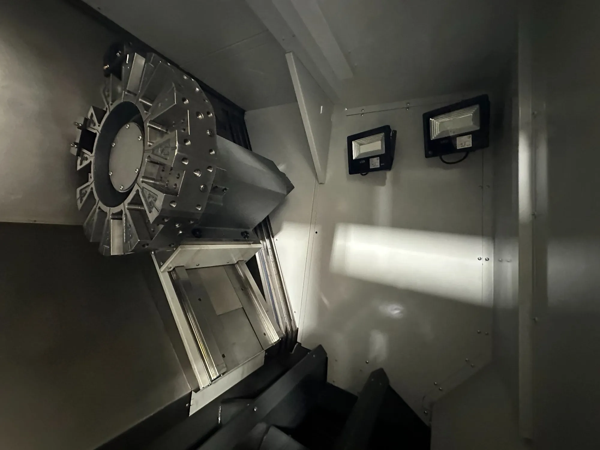 Haas #ST-40, CNC lathe, 34.5" swing, 15" chuck, 4" bar, 25.5" dia., 44" lgth, 40 HP, 2400 RPM, 2021 - Image 6