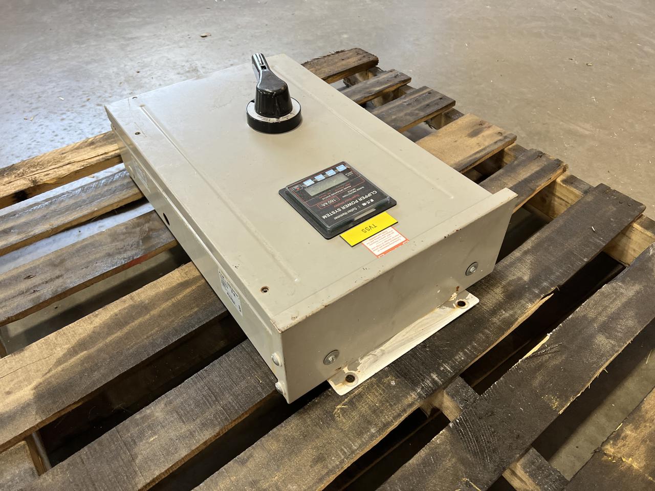 Cutler-Hammer #A0RC3E1132, surge supressor for AC voltage spike protection in sensitive equipment, 2014 - Image 3
