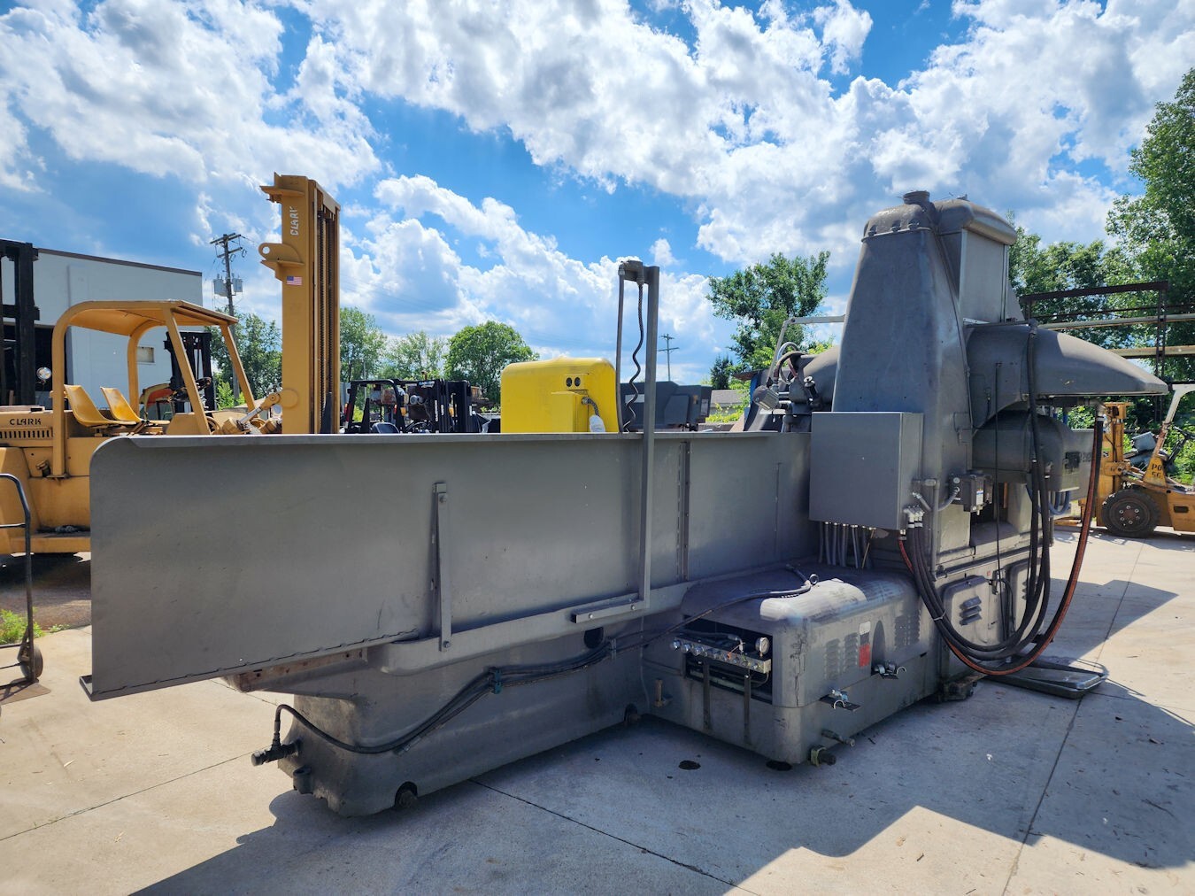 Mattison, 24" x 12' hydraulic surface grinder, (4) 24" x36" electro magnetic chucks, 20" x 3" grind wheel - Image 2