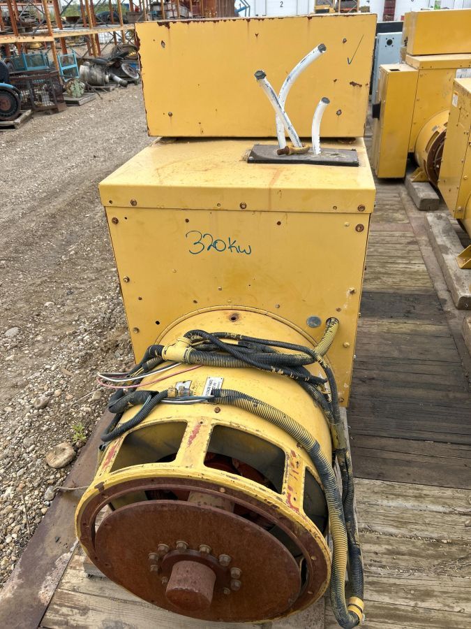 320 KW, 1800 RPM, Caterpillar #3406, Generator End, 3 phase, 12-wire, 400 kVA, 480 V, 1997 - Image 3