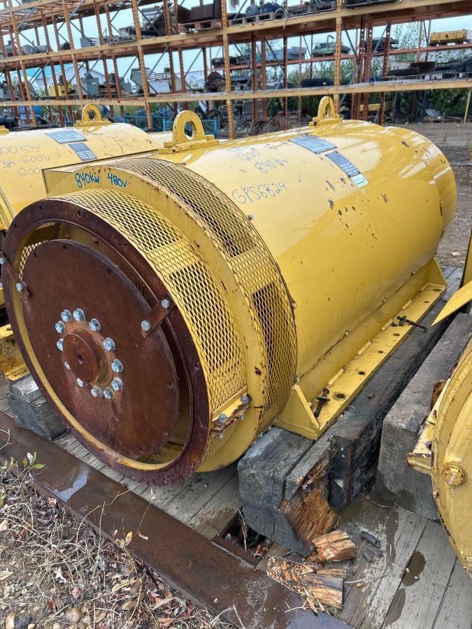 1050 KW, 1200 RPM, Kato #1050-685-611, Generator End, 3 phase, 1500 kVA, 347/600 V - Image 1