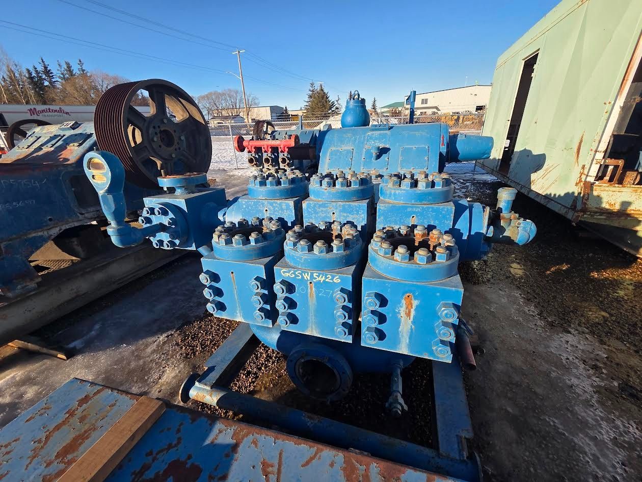 National #8P80, Triplex Mud Pump, 80 HP, 11' width x 27' L 3-Sided Pump House - Image 2