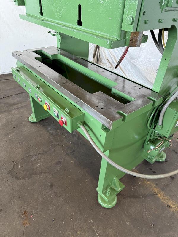 35 Ton, Bliss #C2-35, gap frame press, 2" stroke, 18" x550" bed, 12" x42" ram/slide area, air clutch & brake - Image 5