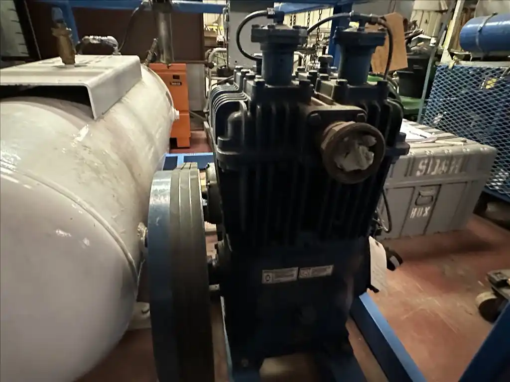 Dive compressor skid, Curtis Manufacturing, electric, w/integrated volumn tank, 1973 - Image 5