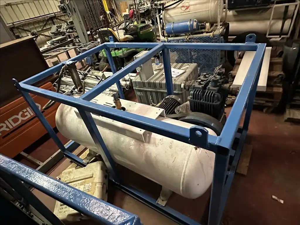 Dive compressor skid, Curtis Manufacturing, electric, w/integrated volumn tank, 1973 - Image 9