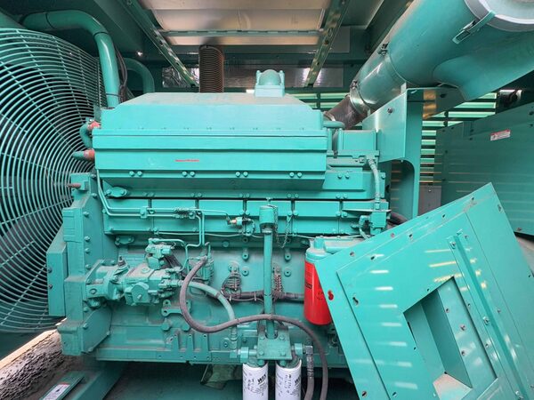 450 KW Cummins #450DFEC, diesel generator set, 277/480 Volts, 1997 - Image 3