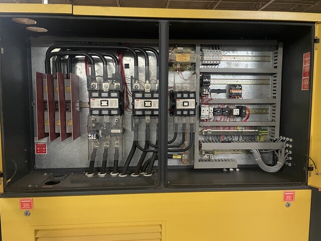 1230 cfm, 110 psig, Kaeser #FS-300, rotary screw air compressor, 300 HP, 1800 RPM, water cooled, 1997 - Image 5