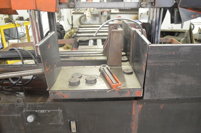 22" x 20-1/2" Cosen #C-520NC-SNC, automatic dual column horizontal band saw, 2-7/64" x 250" x 1/16" blade - Image 5