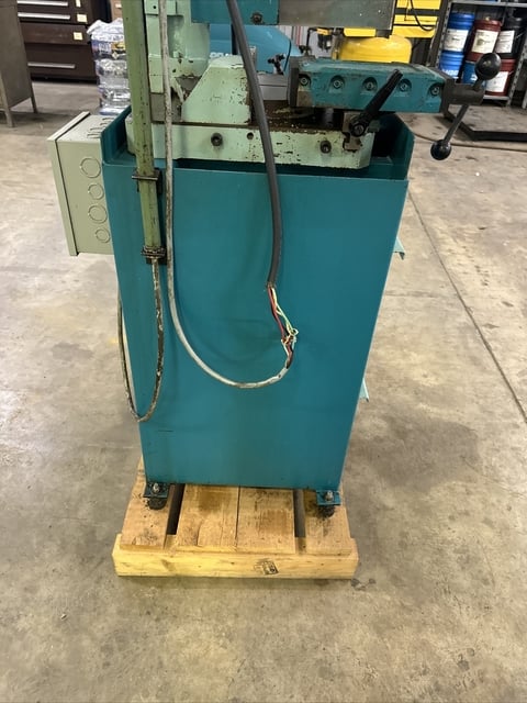 11" Eisele #VMS-300, circular cold saw, 40-80 RPM, 1.6 HP, 230 V., 1996 - Image 6
