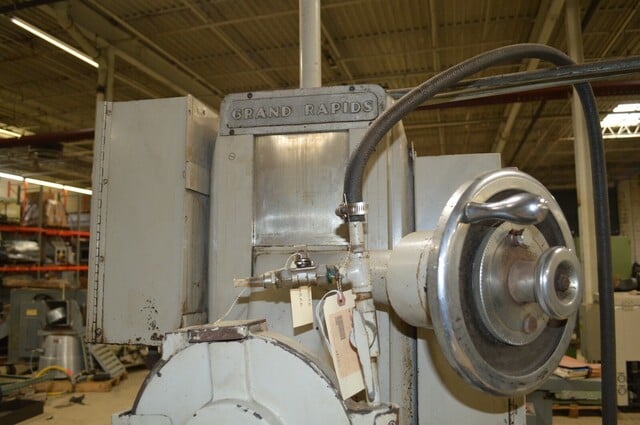 12" x 30" Gallmeyer & Livingston #480, surface grinder, 14" x 1-1/2" x 5" wheel, 1750 RPM, 17-1/8" throat - Image 5