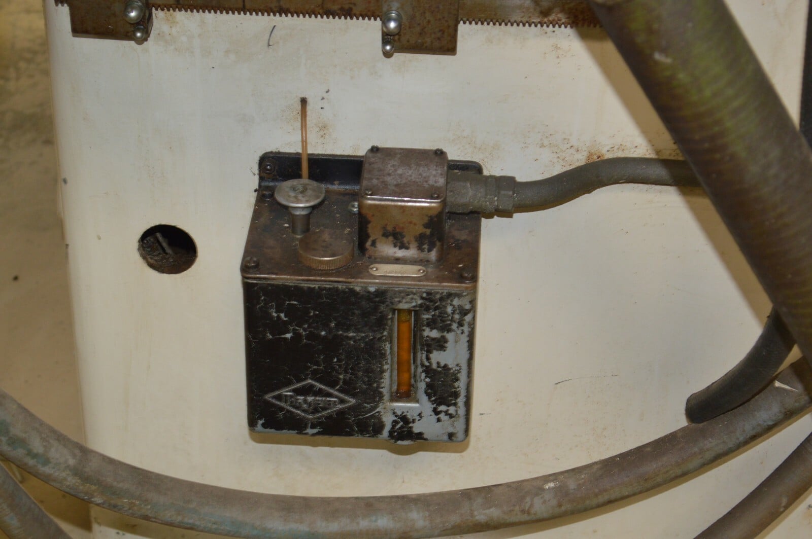 12" x 30" Gallmeyer & Livingston #480, surface grinder, 14" x 1-1/2" x 5" wheel, 1750 RPM, 17-1/8" throat - Image 6