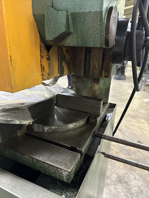 Macc #NTM-300, circular cold saw, 33/66 RPM, 380 V., 1-3/4 HP - Image 7