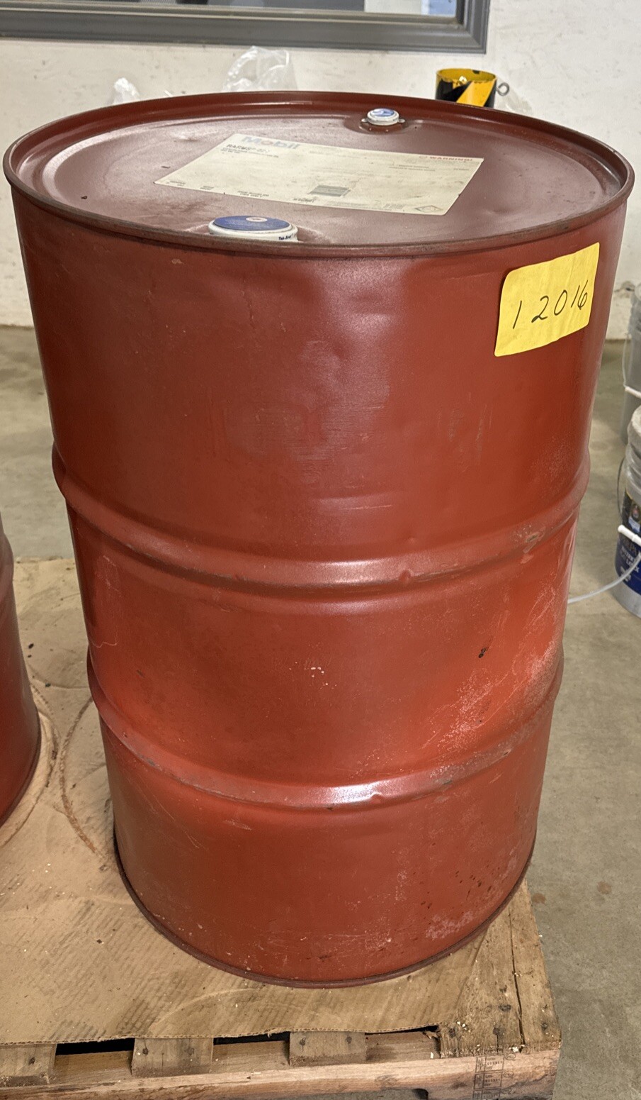 Mobil #RARUS-427, compressor lubricating oil, 55 gallon, Iso 100 - Image 1
