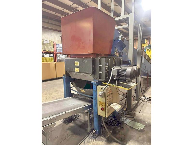 Untha #RS-30, quad shaft shredder, 30 HP, upender scissor lift, hydraulic discharge conveyor, 2019 - Image 1