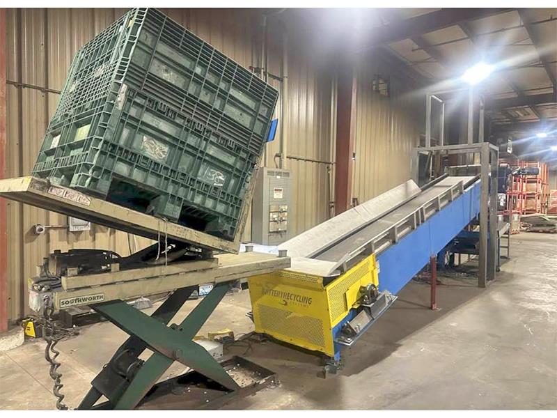 Untha #RS-30, quad shaft shredder, 30 HP, upender scissor lift, hydraulic discharge conveyor, 2019 - Image 2