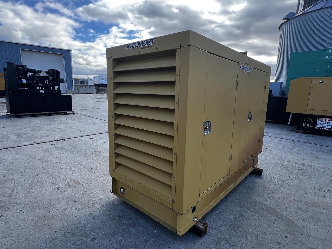 60 KW Kato #L60EDG4, Natural gas or propane generator, enclosed skid mounted, 120/240 Volts, 453 hours, 1997 - Image 3