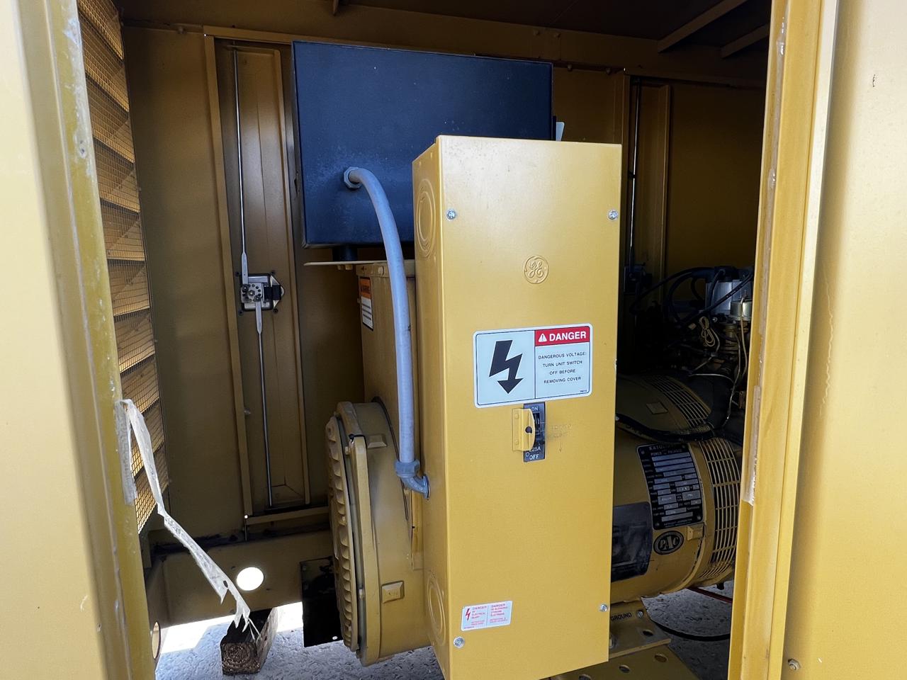 60 KW Kato #L60EDG4, Natural gas or propane generator, enclosed skid mounted, 120/240 Volts, 453 hours, 1997 - Image 8